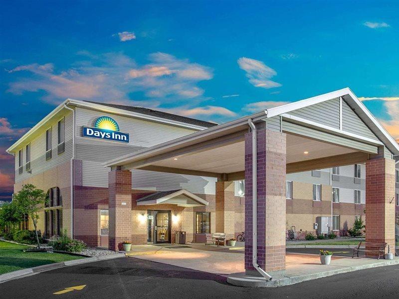 Days Inn By Wyndham Madison Ne/Windsor Exterior photo