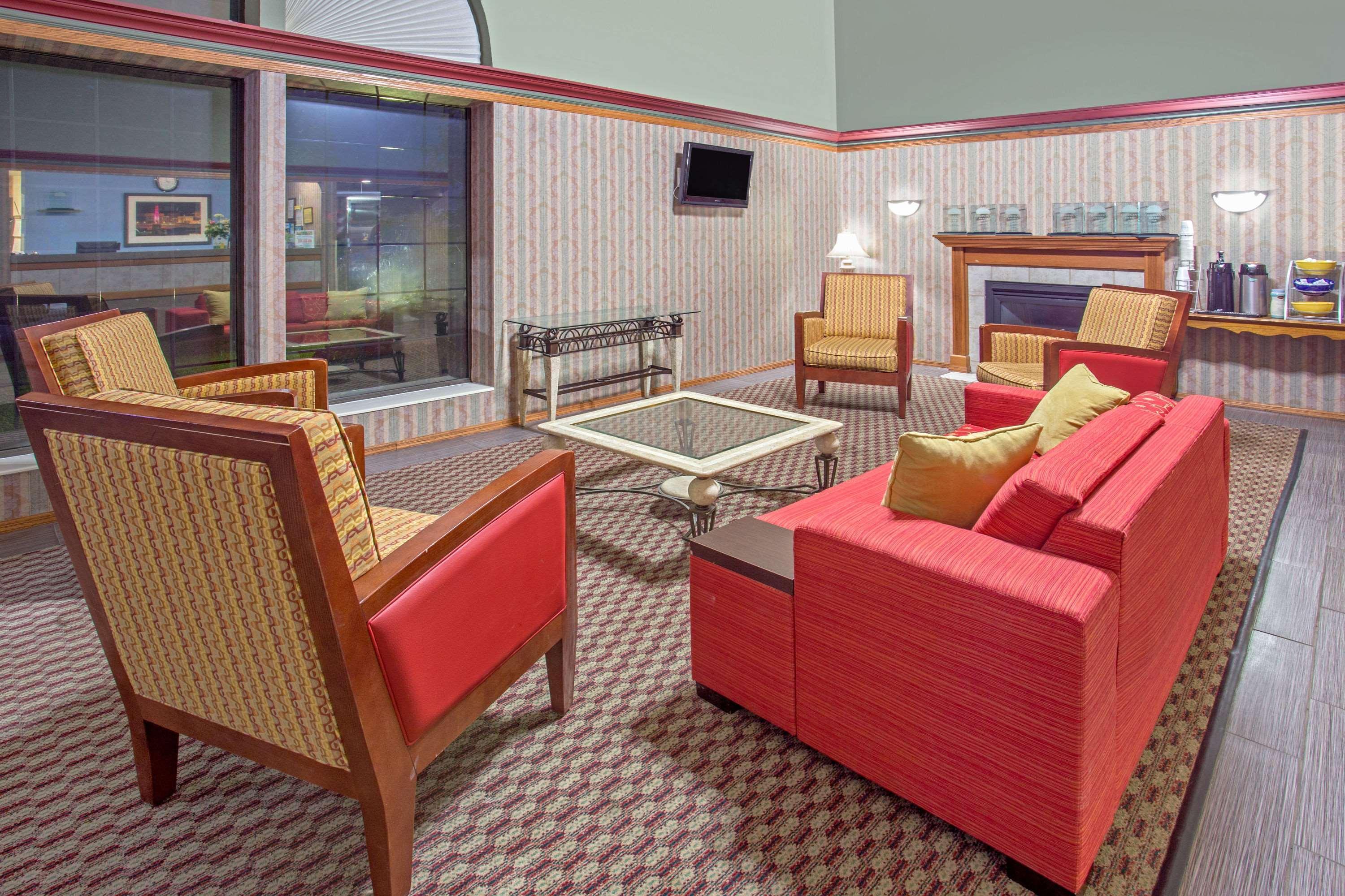 Days Inn By Wyndham Madison Ne/Windsor Exterior photo