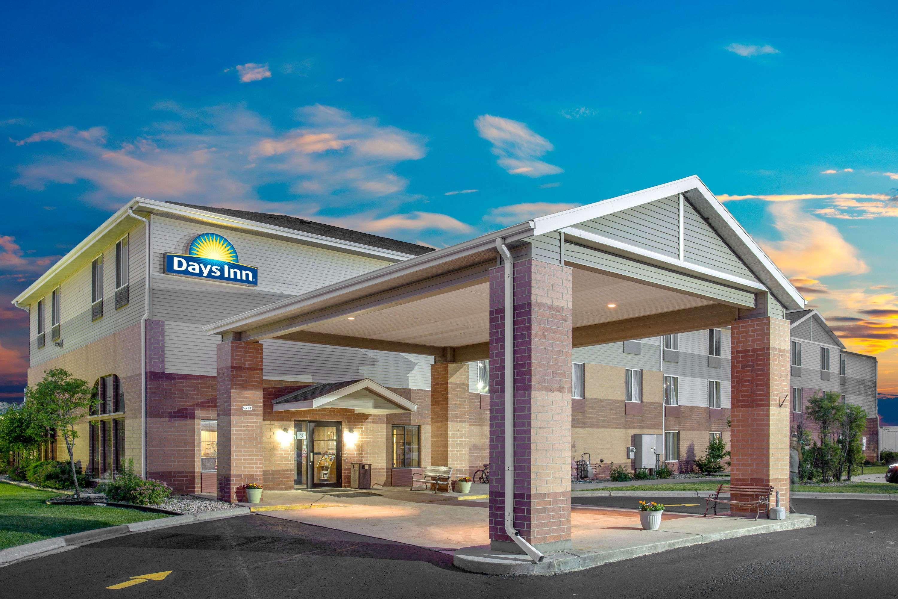 Days Inn By Wyndham Madison Ne/Windsor Exterior photo