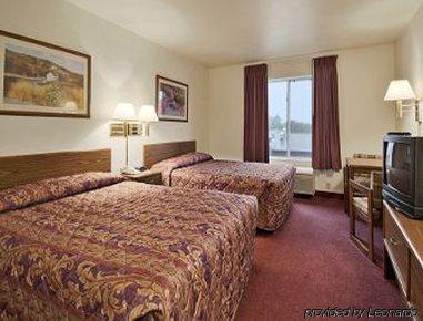 Days Inn By Wyndham Madison Ne/Windsor Room photo